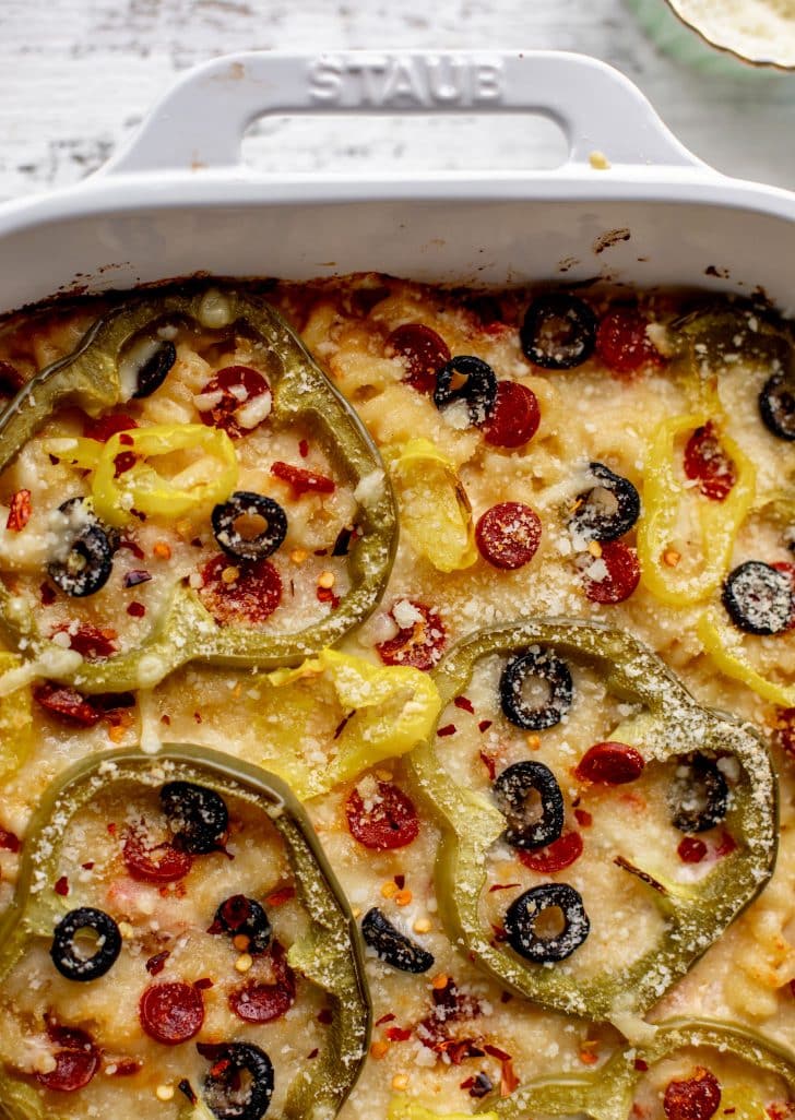 white pizza supreme mac and cheese