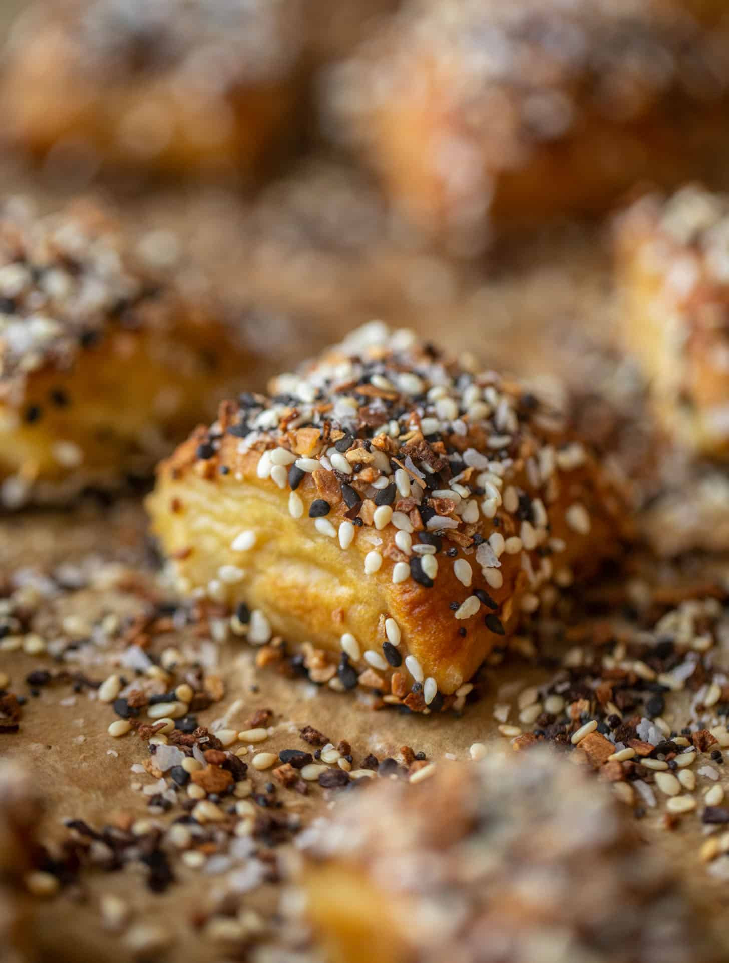 everything soft pretzel bites