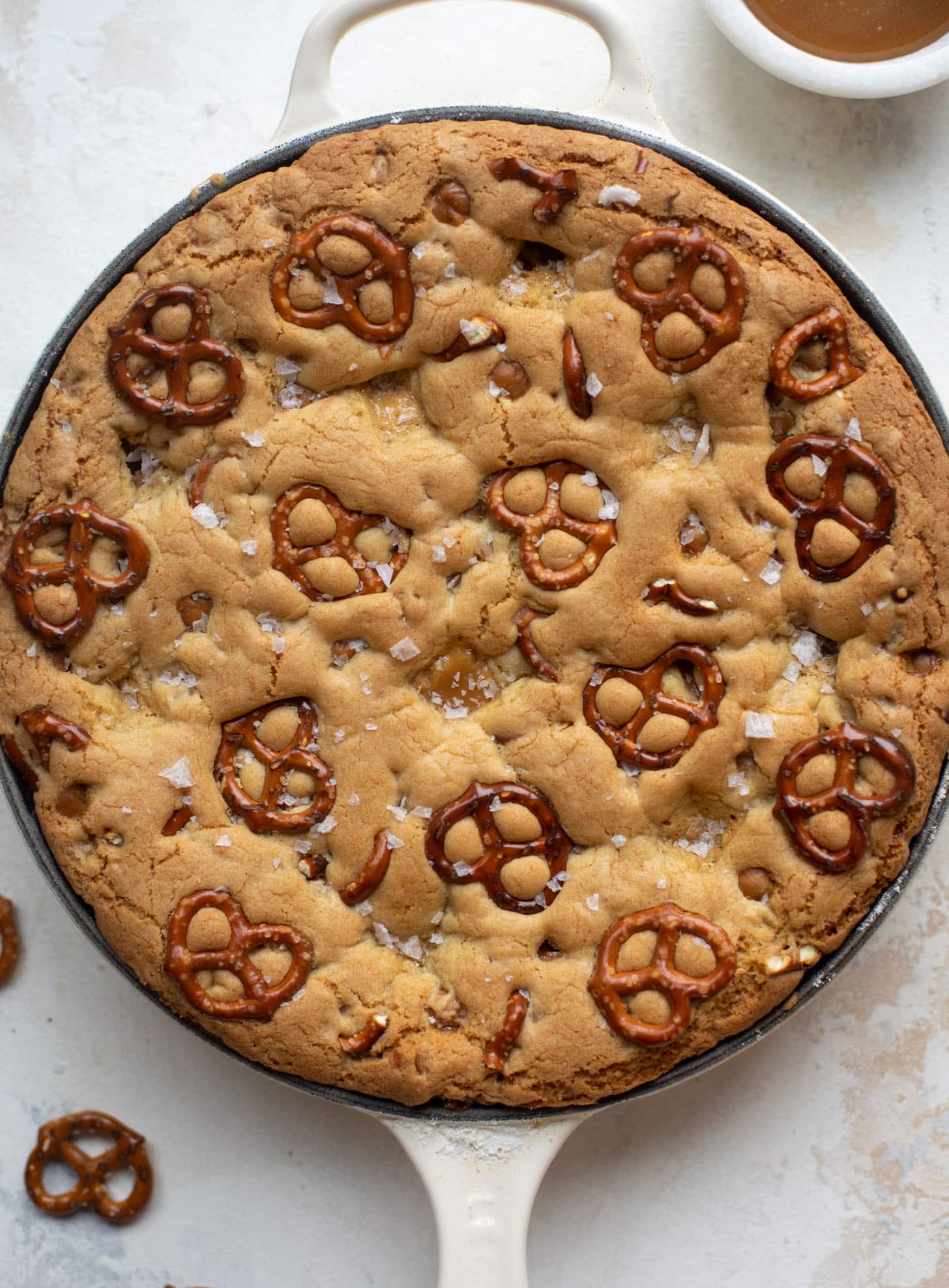caramel pretzel skillet cookie