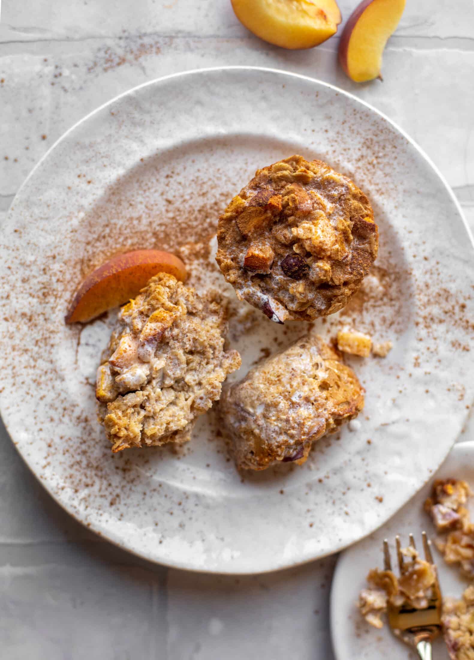 peaches and cream baked oatmeal cups