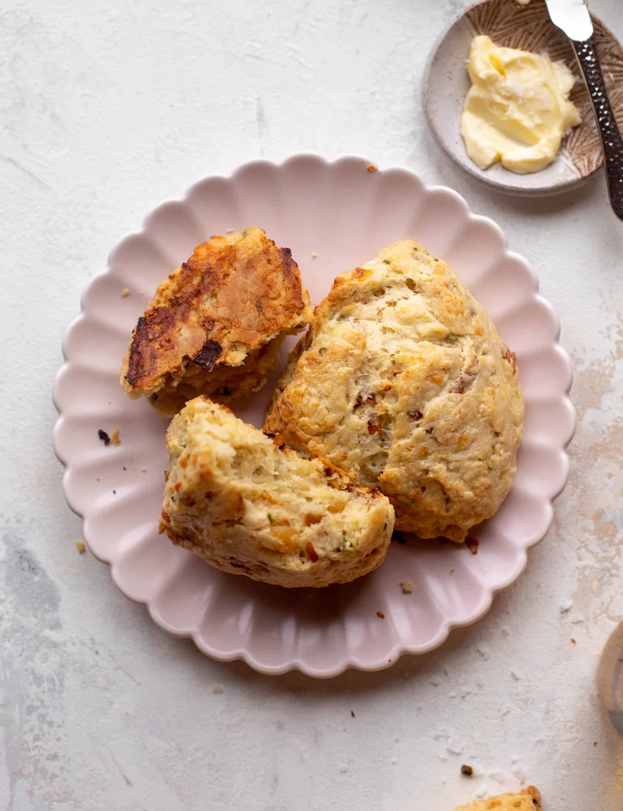 irish cheddar and caramelized onion beer bread scones