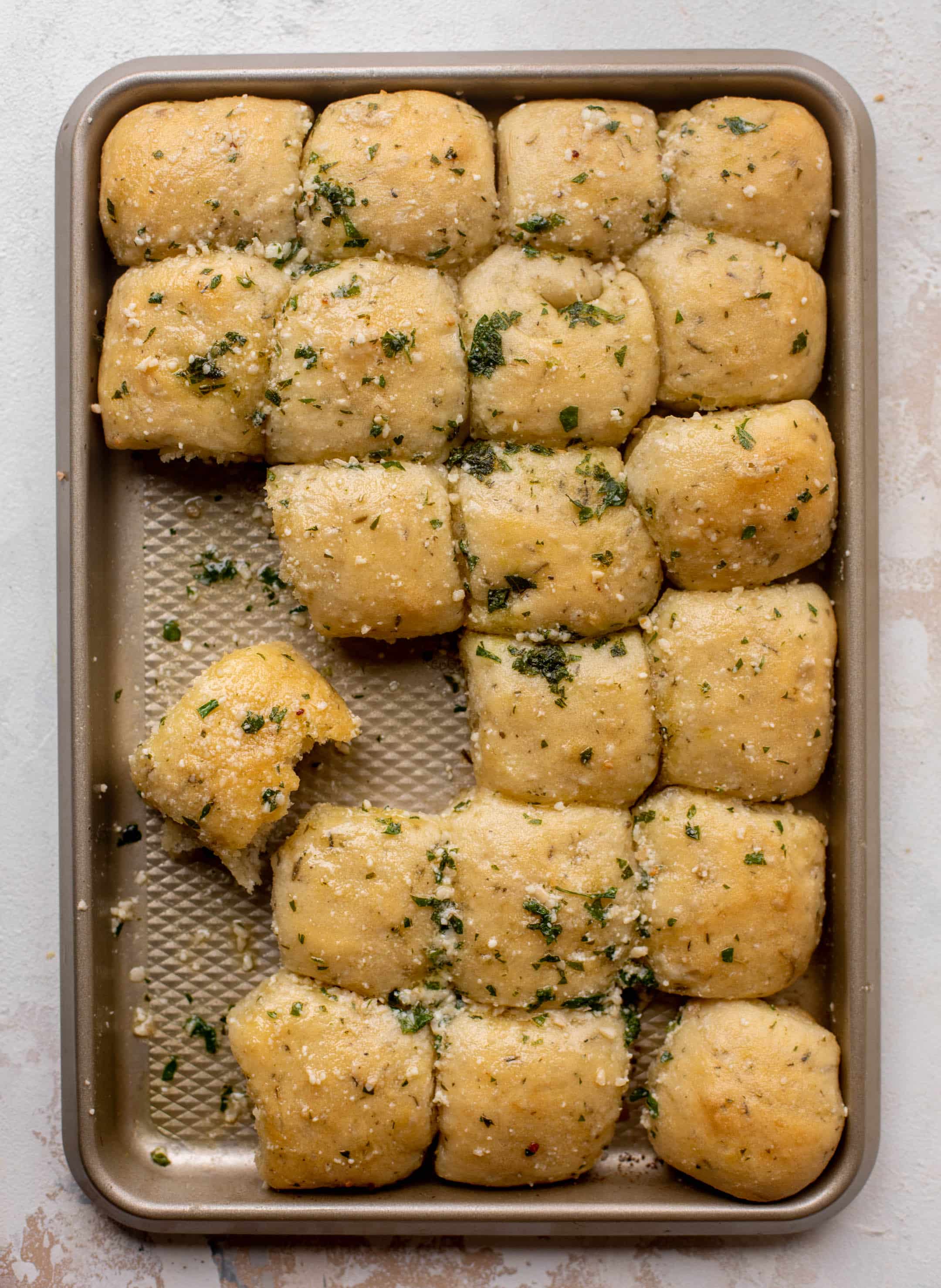 garlic butter pizza rolls