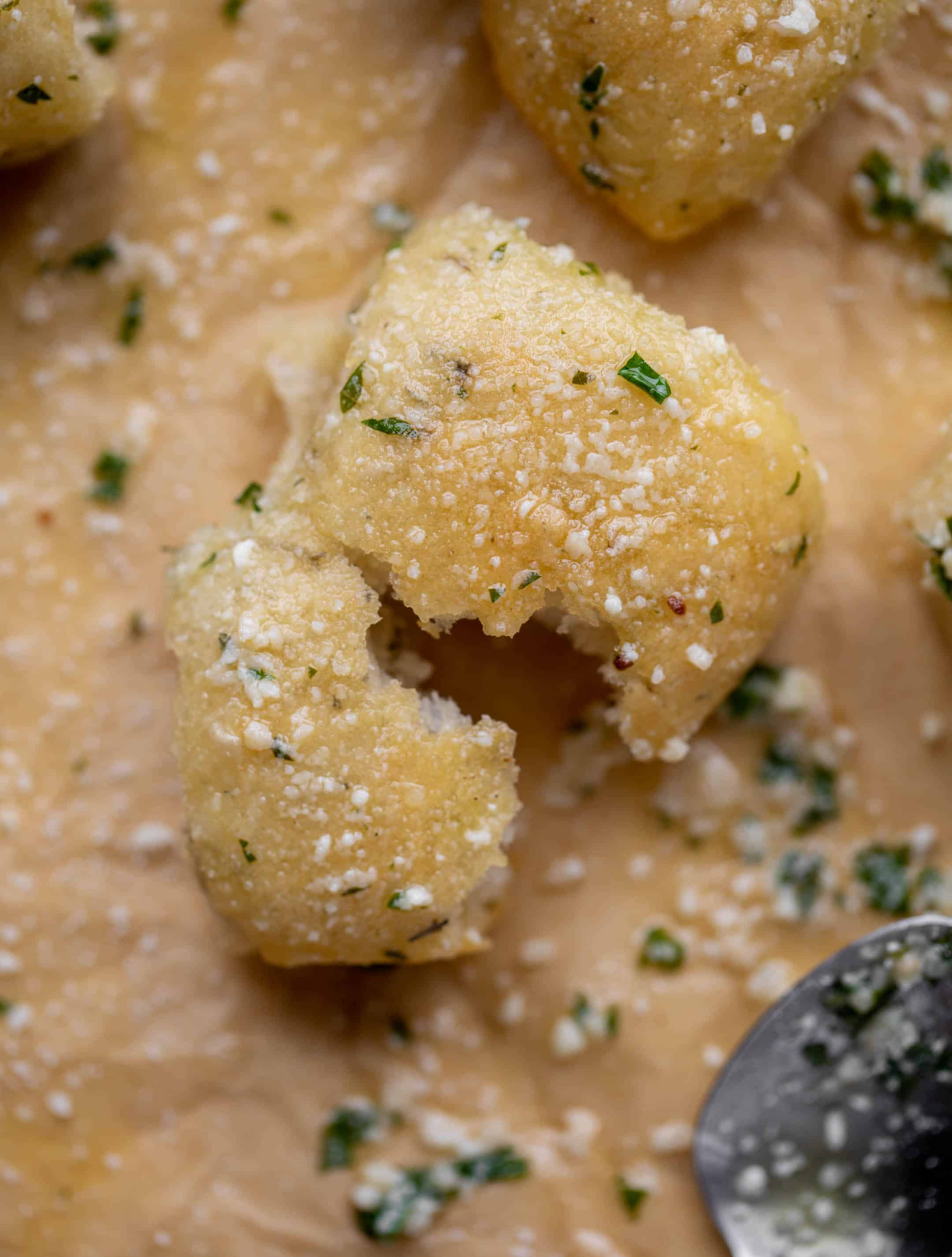 garlic butter pizza rolls