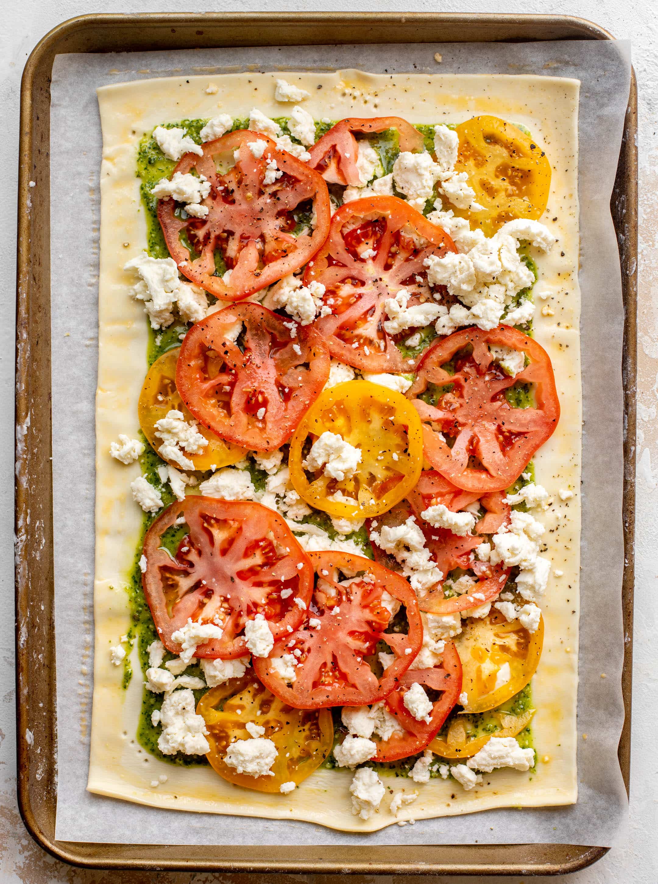 caprese puff pastry pizza
