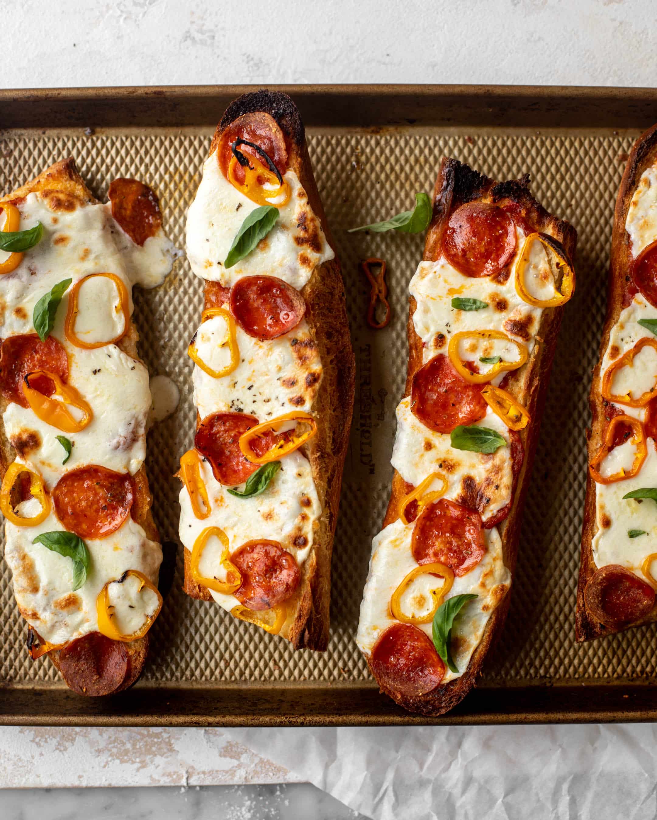 garlic bread pizza