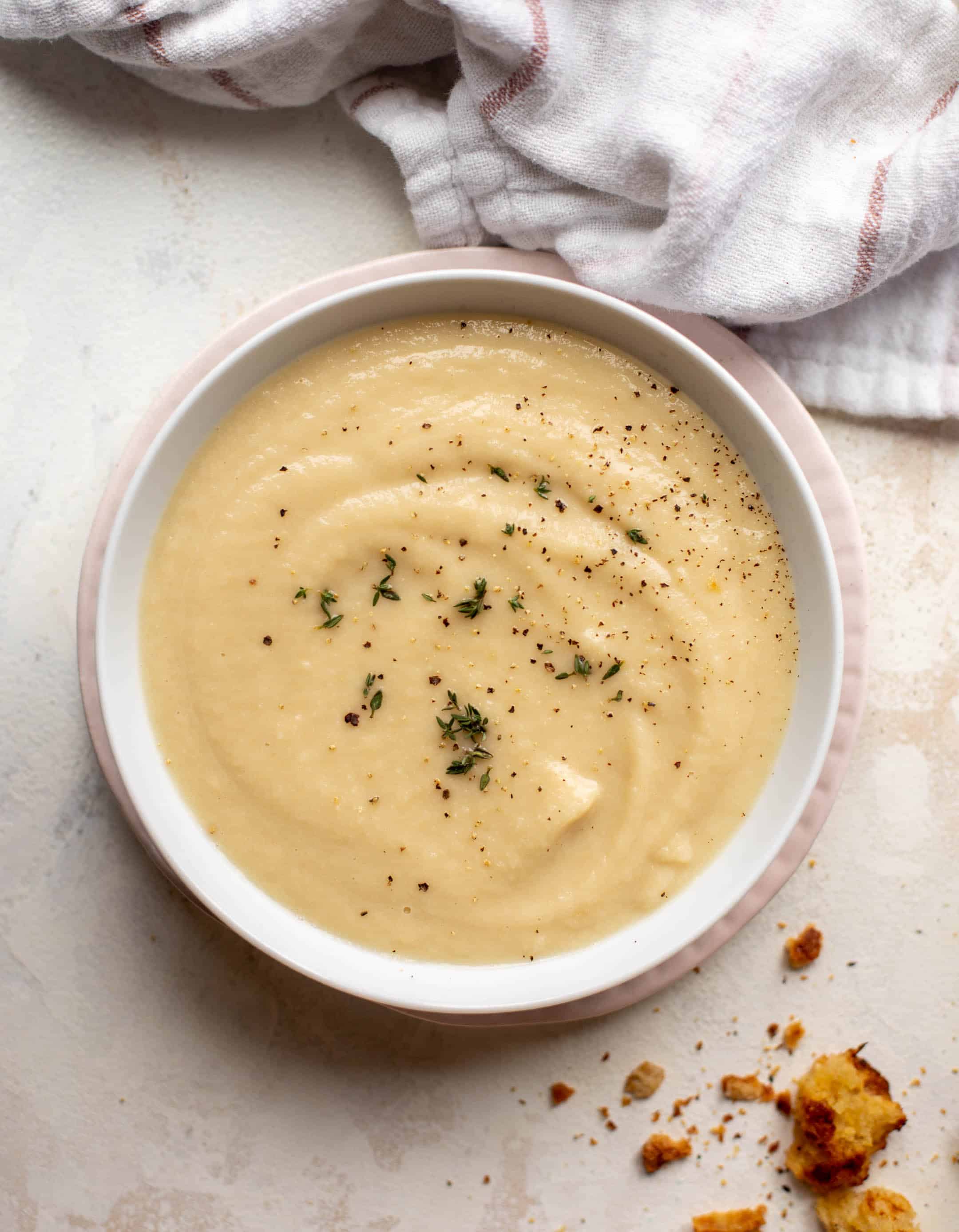 cauliflower white bean soup with mustardy croutons
