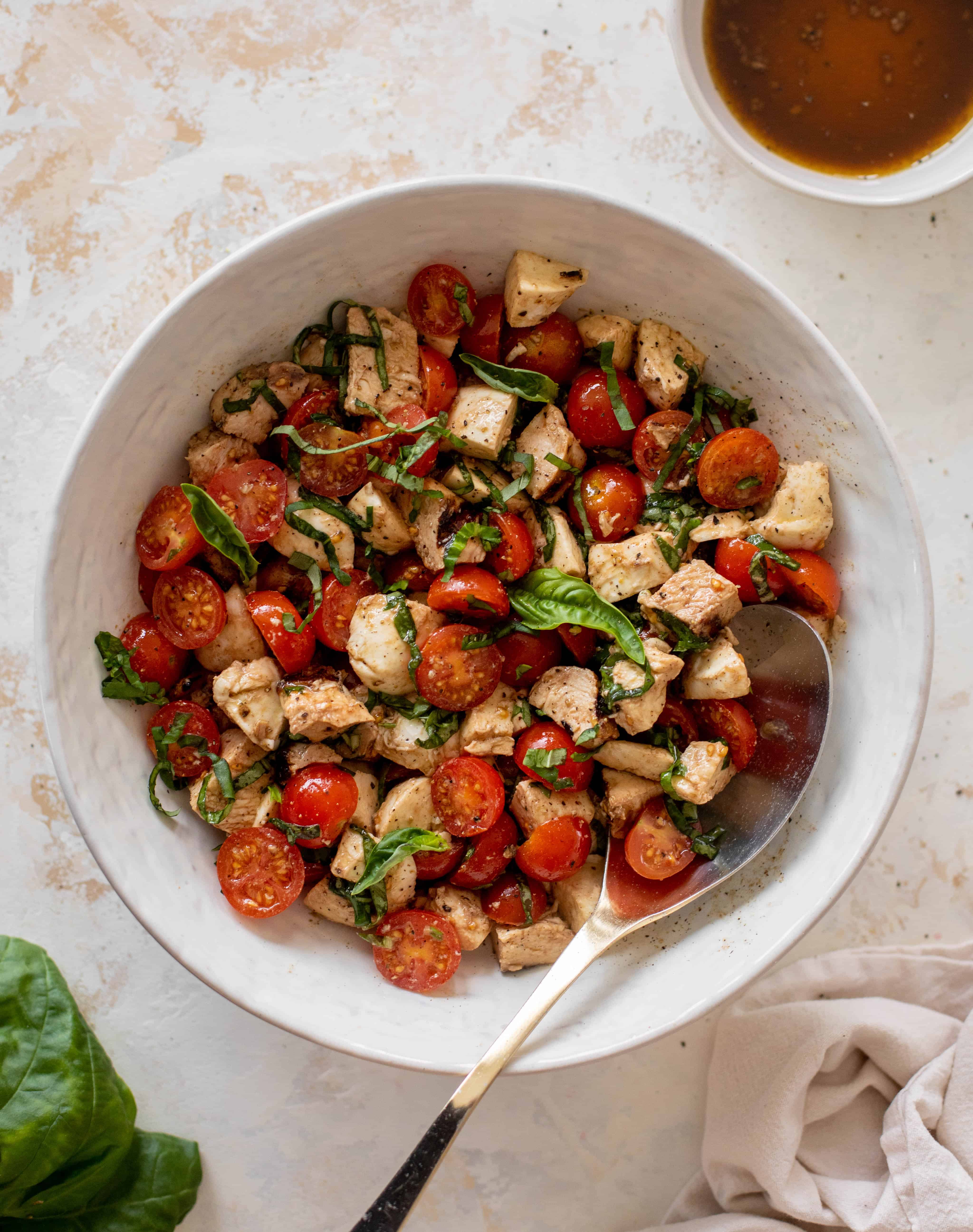 grilled chicken caprese lunch bowl