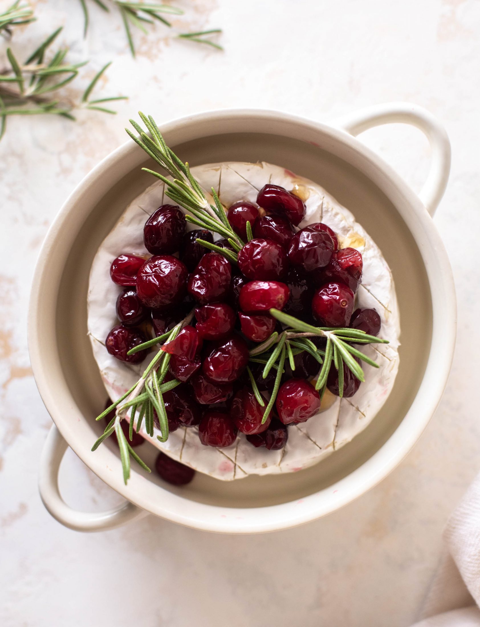 christmas cranberry baked camembert
